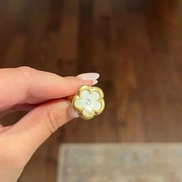 Jewelry - Costume Jewelry Size 5 - Ring